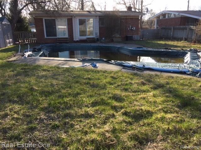 17123 Rougeway Street Livonia, MI 48152 - Photo 25 of 25 pool in yard.jpg
