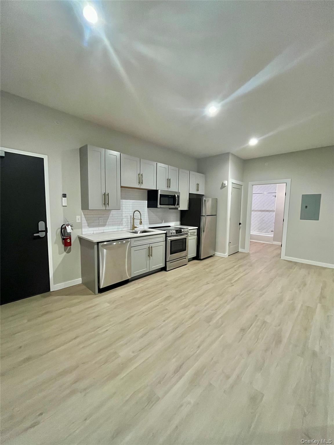 289 Main Street, Unit 305 Poughkeepsie, NY 12601 - Photo 2 of 12