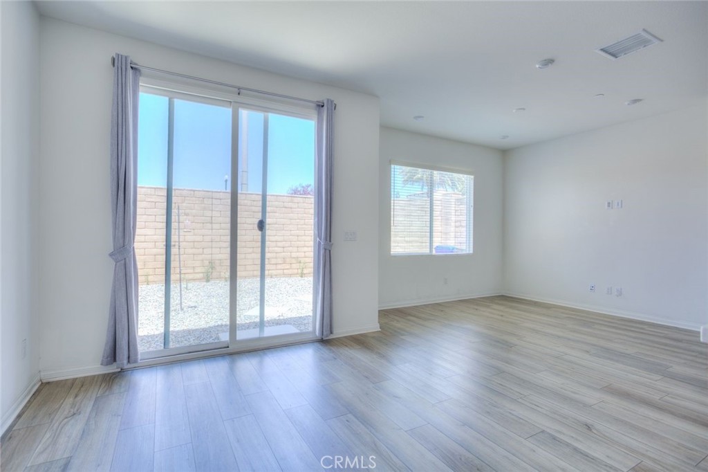 202 Bonita Lane Rialto, CA 92376 - Photo 9 of 43