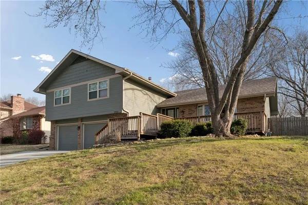 $458,000 | 2916 Rimrock Drive, Lawrence, KS 66047