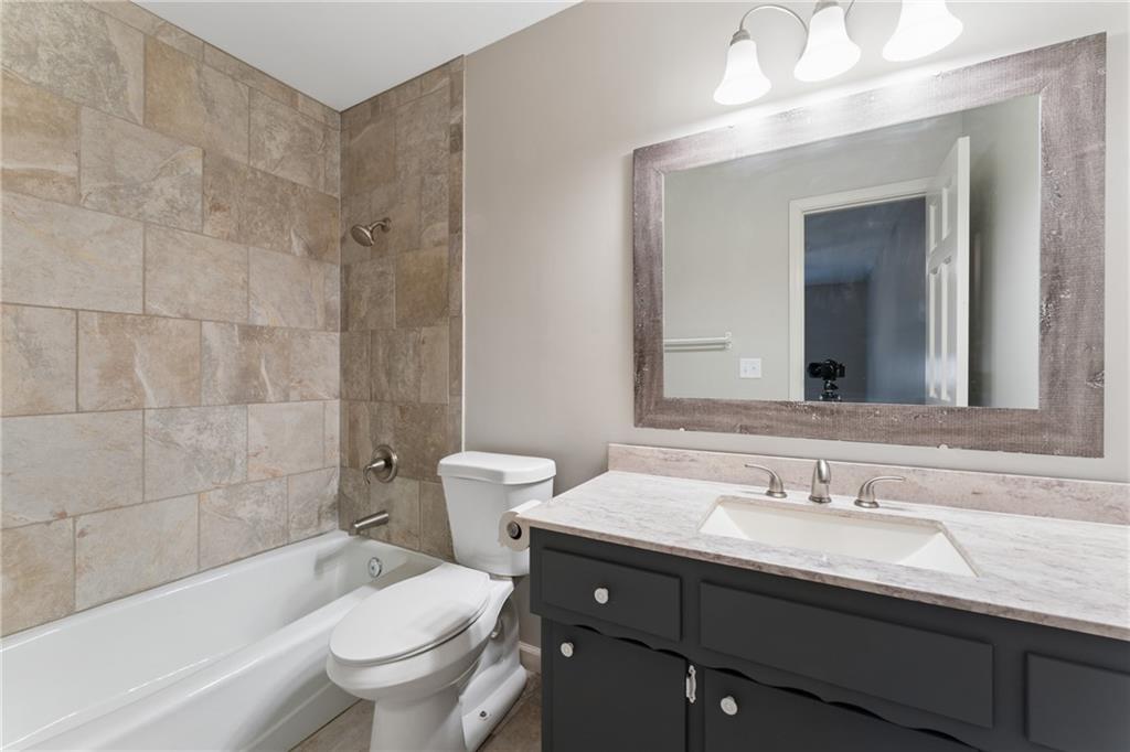 2916 Rimrock Drive Lawrence, KS 66047 - Photo 27 of 60