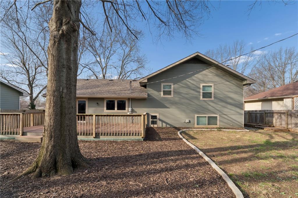 2916 Rimrock Drive Lawrence, KS 66047 - Photo 5 of 60