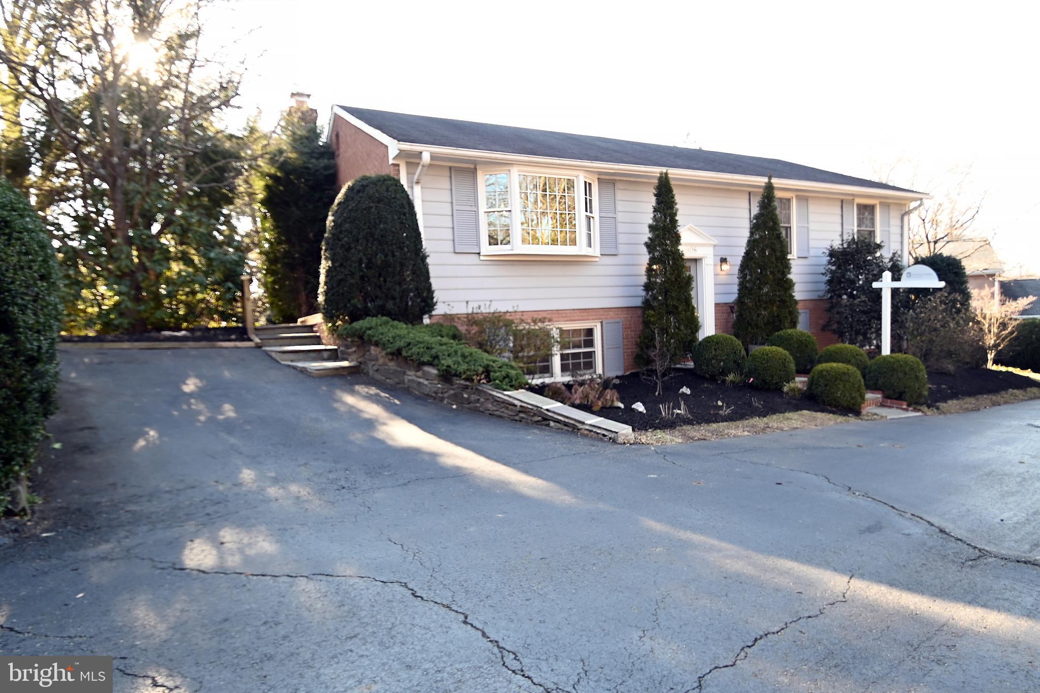 5908 River Road Bethesda, MD 20816 - Photo 3 of 64 Gallery Image 3