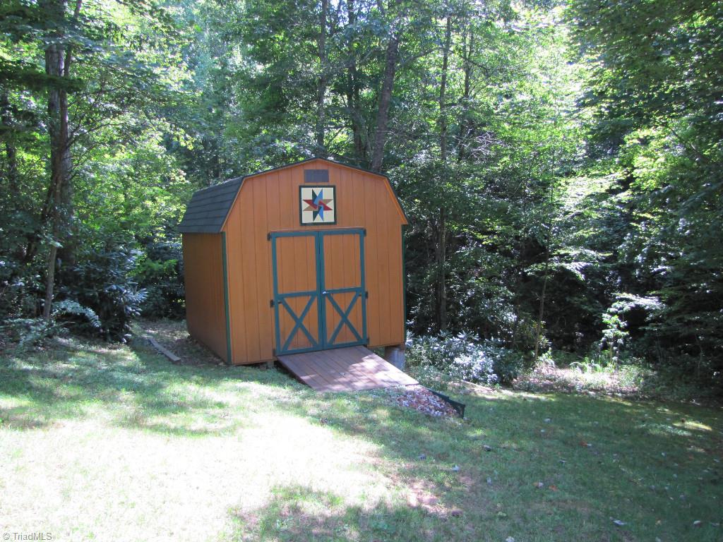 354 Country Ridge Road Jefferson, NC 28640 - Photo 20 of 26 Gallery Image 20