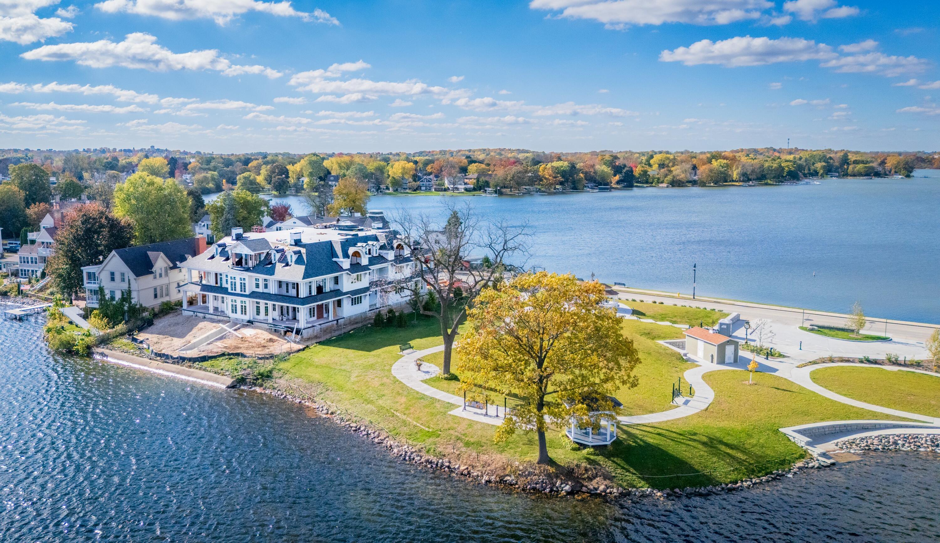 503 North Lake Road, Unit 2 Oconomowoc, WI 53066 - Photo 2 of 10 2