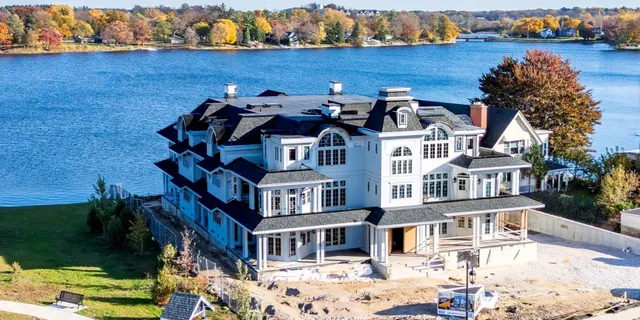 $2,991,000 | 503 North Lake Road, Unit 2, Oconomowoc, WI 53066