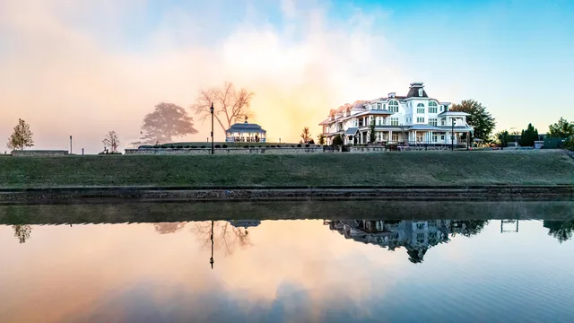 $2,991,000 | 503 North Lake Road, Unit 2, Oconomowoc, WI 53066