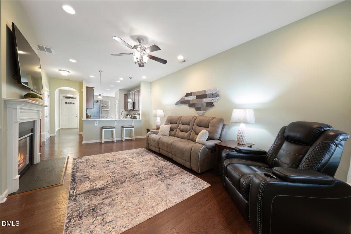 7328 Caversham Way Raleigh, NC 27617 - Photo 4 of 35 04-aINT_001