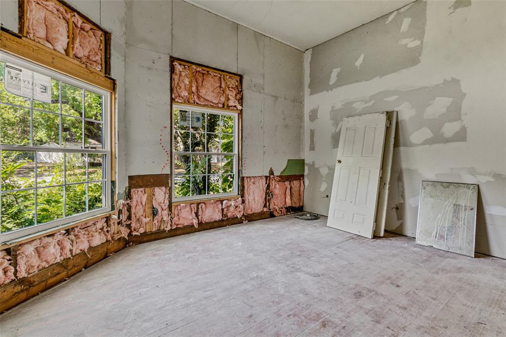 902 North Frances Street Terrell, TX 75160 - Photo 27 of 28 a view of a room with window