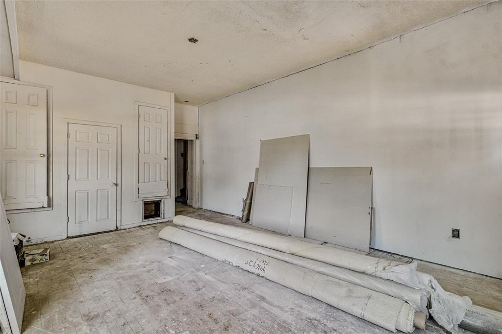 902 North Frances Street Terrell, TX 75160 - Photo 7 of 28 a view of empty room