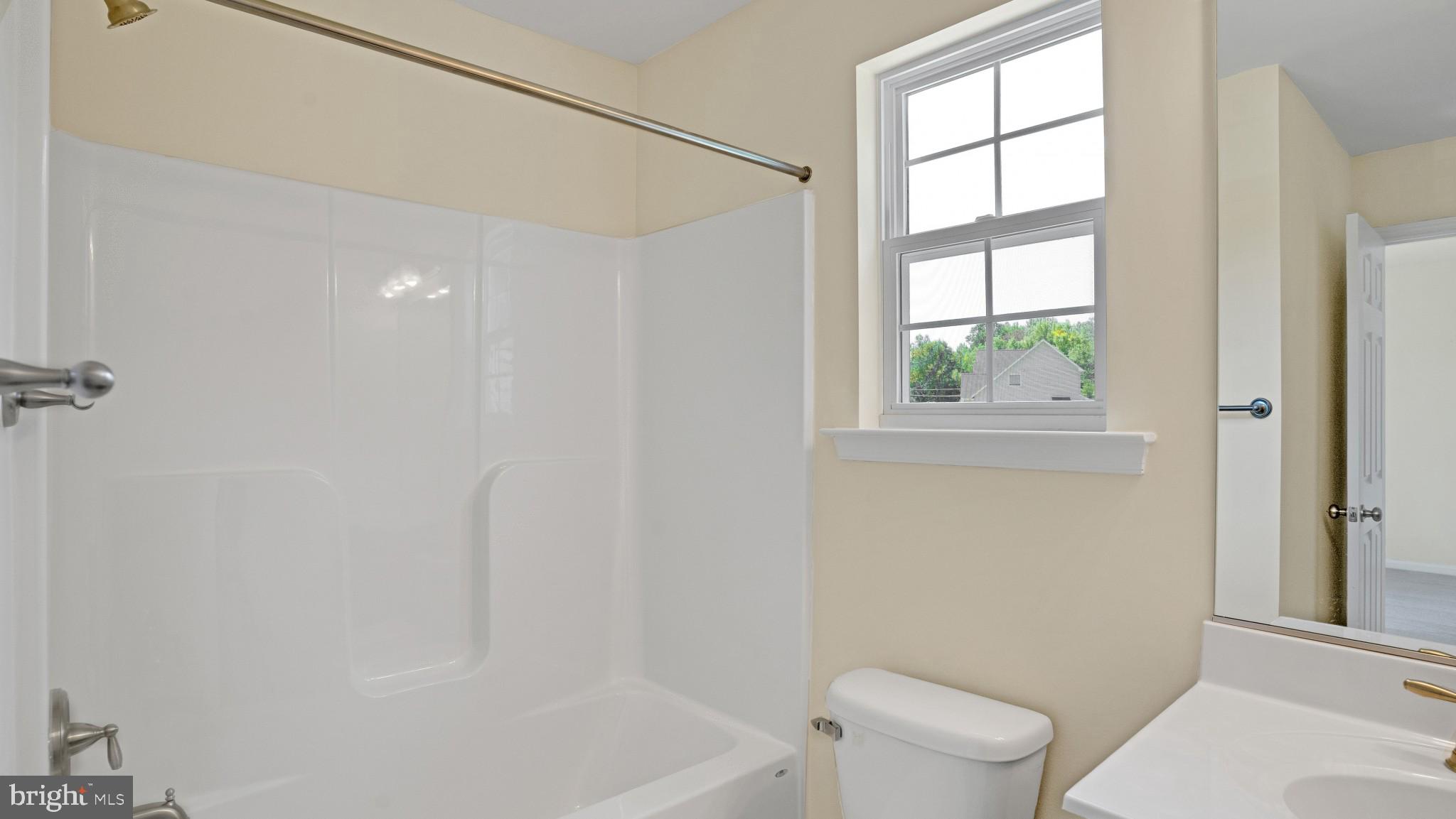 1605 German Chapel Road Prince Frederick, MD 20678 - Photo 23 of 34 Jack & Jill Bath