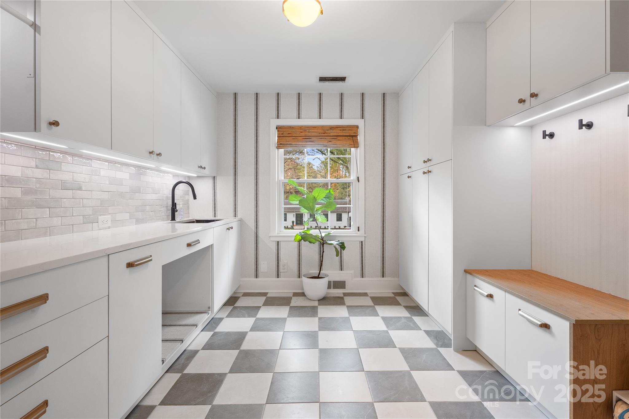 5217 Addison Drive Charlotte, NC 28211 - Photo 5 of 37