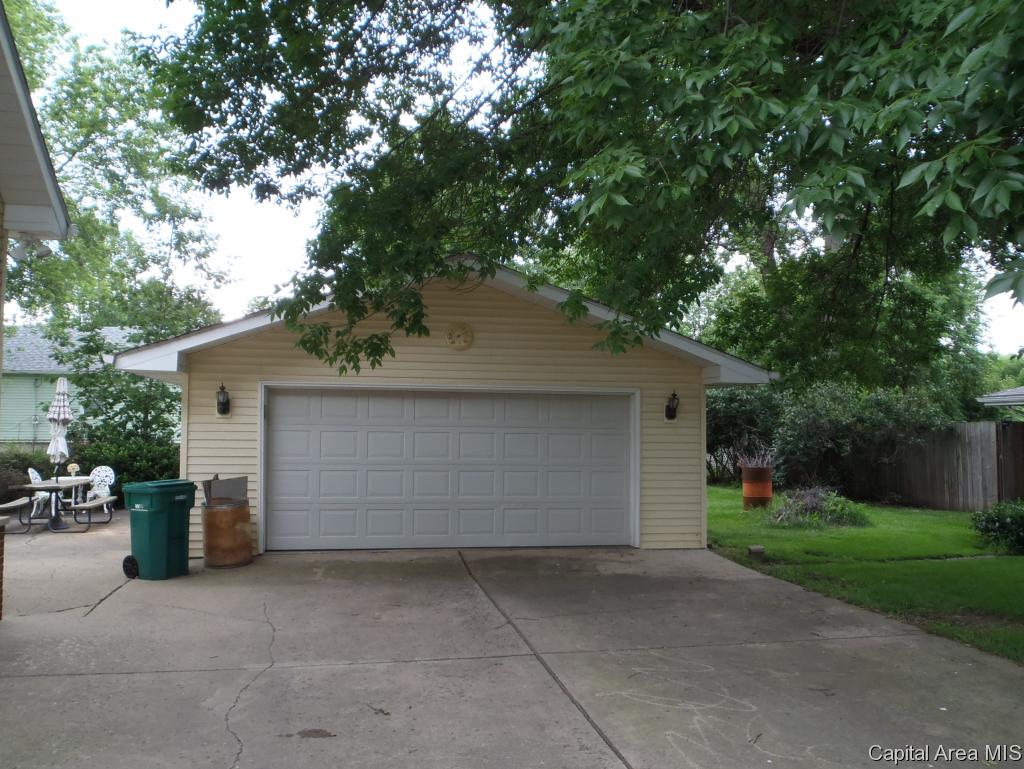 1633 North Milton Avenue Springfield, IL 62702 - Photo 3 of 11