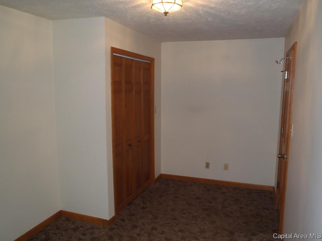 1633 North Milton Avenue Springfield, IL 62702 - Photo 8 of 11