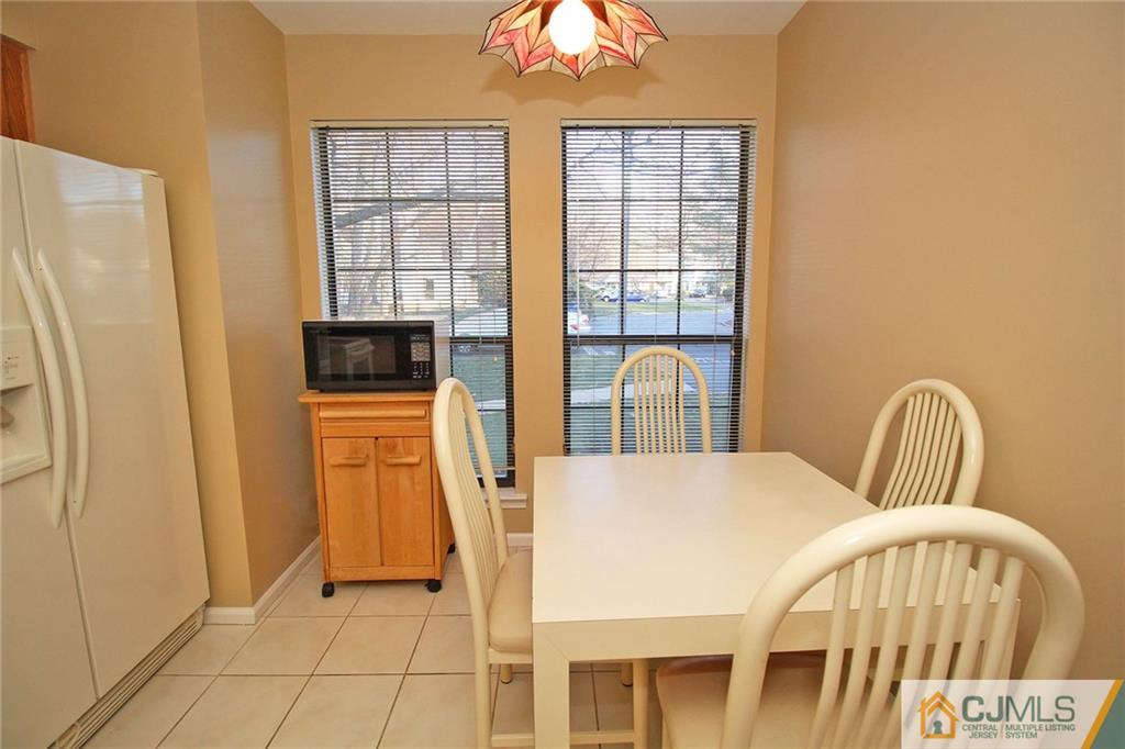 1605 Timber Oaks Road Edison, NJ 08820 - Photo 12 of 25 Gallery Image 12