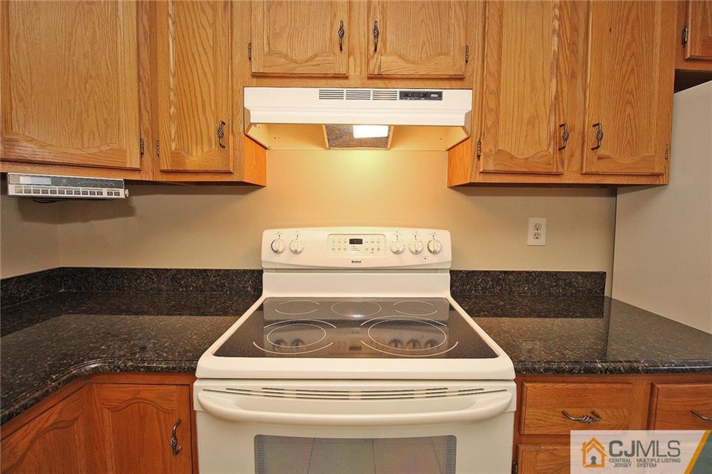 1605 Timber Oaks Road Edison, NJ 08820 - Photo 14 of 25 Gallery Image 14