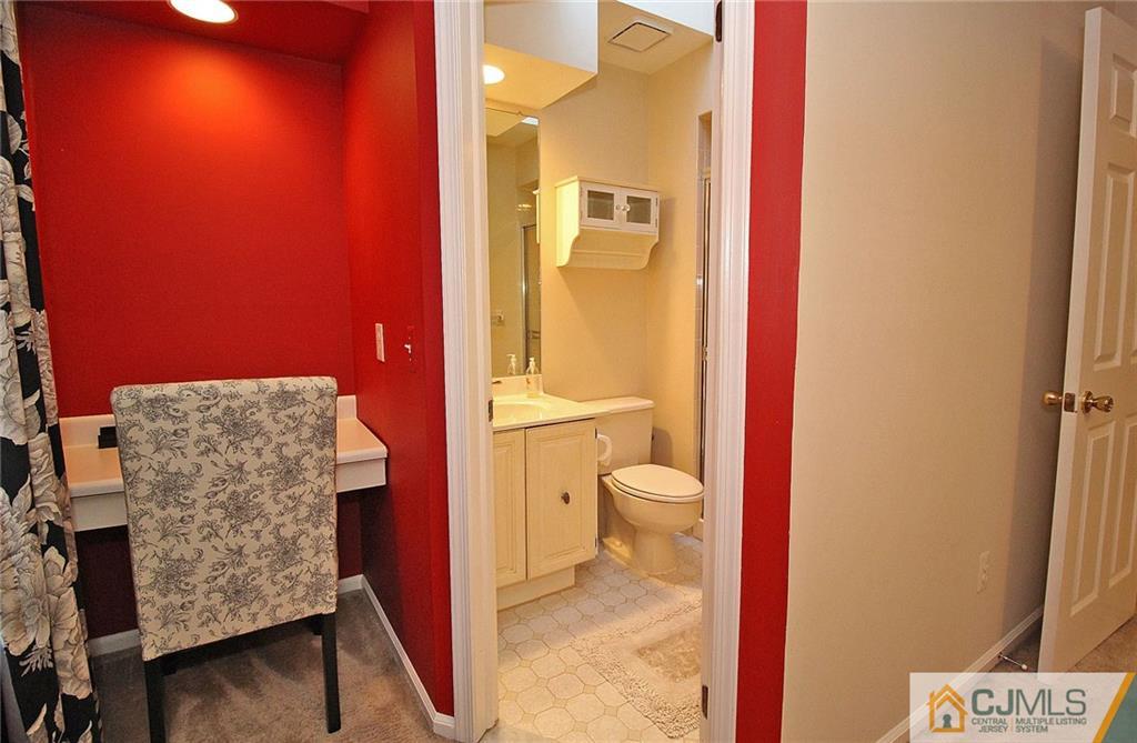 1605 Timber Oaks Road Edison, NJ 08820 - Photo 17 of 25 Gallery Image 17