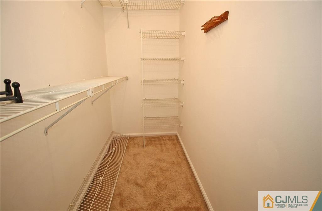 1605 Timber Oaks Road Edison, NJ 08820 - Photo 18 of 25 Gallery Image 18