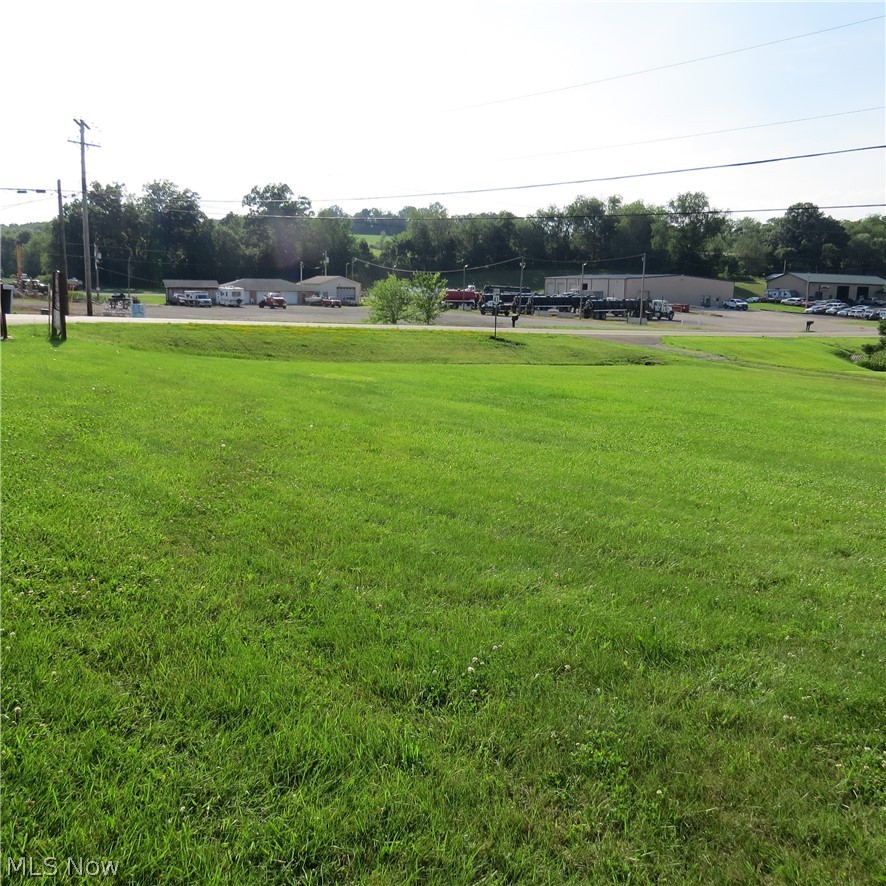 4441 Arrow Road Northwest Carrollton, OH 44615 - Photo 3 of 35