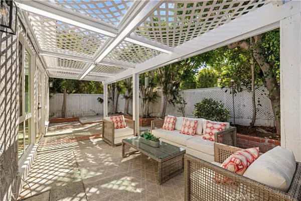 $6,900 | 12 Oakdale, Irvine, CA 92604