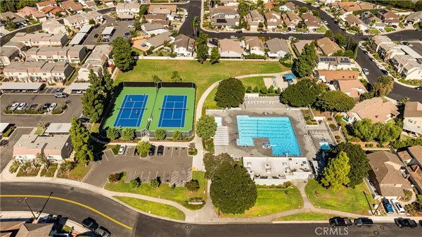 $6,900 | 12 Oakdale, Irvine, CA 92604