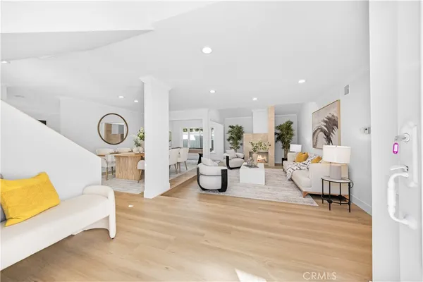 $6,900 | 12 Oakdale, Irvine, CA 92604