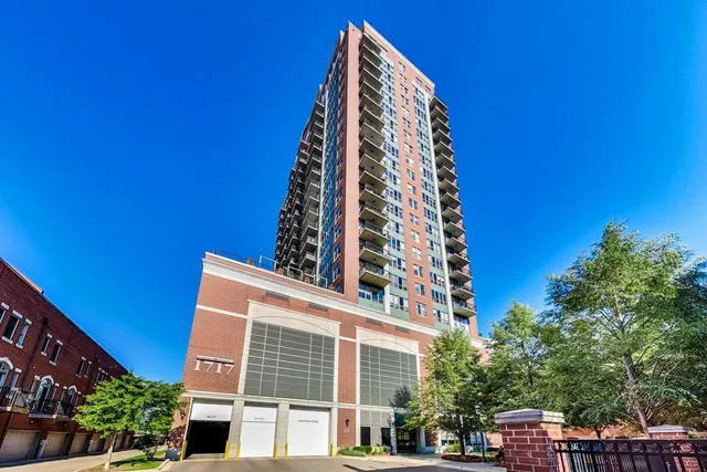 $550,000 | 1717 South Prairie Avenue, Unit 805, Chicago, IL 60616