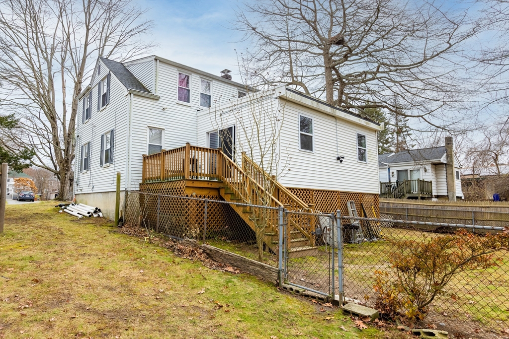 70 Riverside Avenue Attleboro, MA 02703 - Photo 7 of 25
