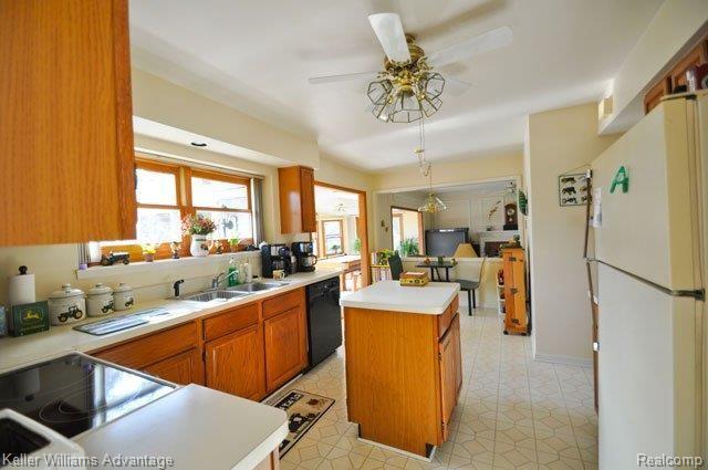 6-Kitchen.jpg