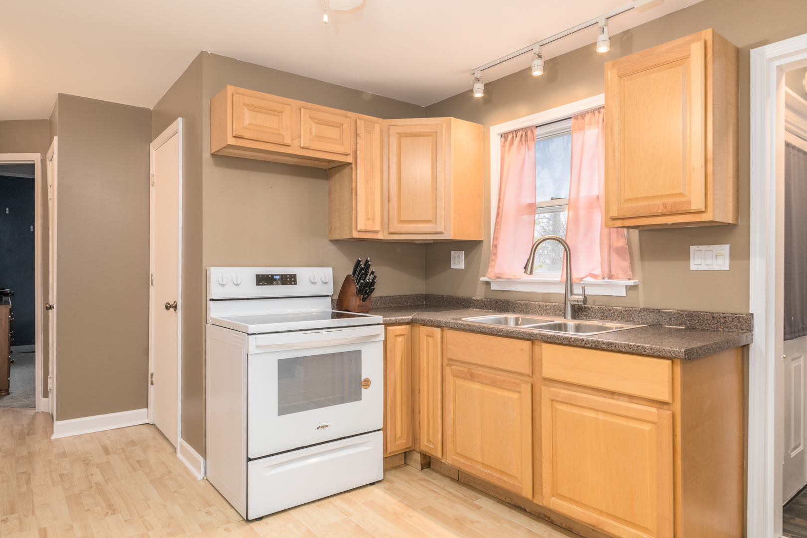307 East Main Street Cary, IL 60013 - Photo 11 of 20