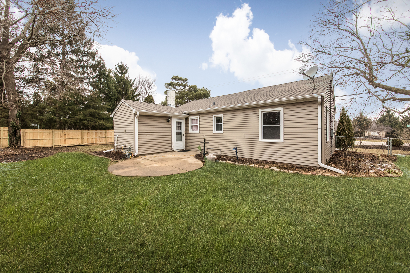 307 East Main Street Cary, IL 60013 - Photo 3 of 20