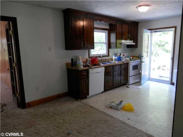 6697 Clark Road Powhatan, VA 23139 - Photo 7 of 12 Kitchen
