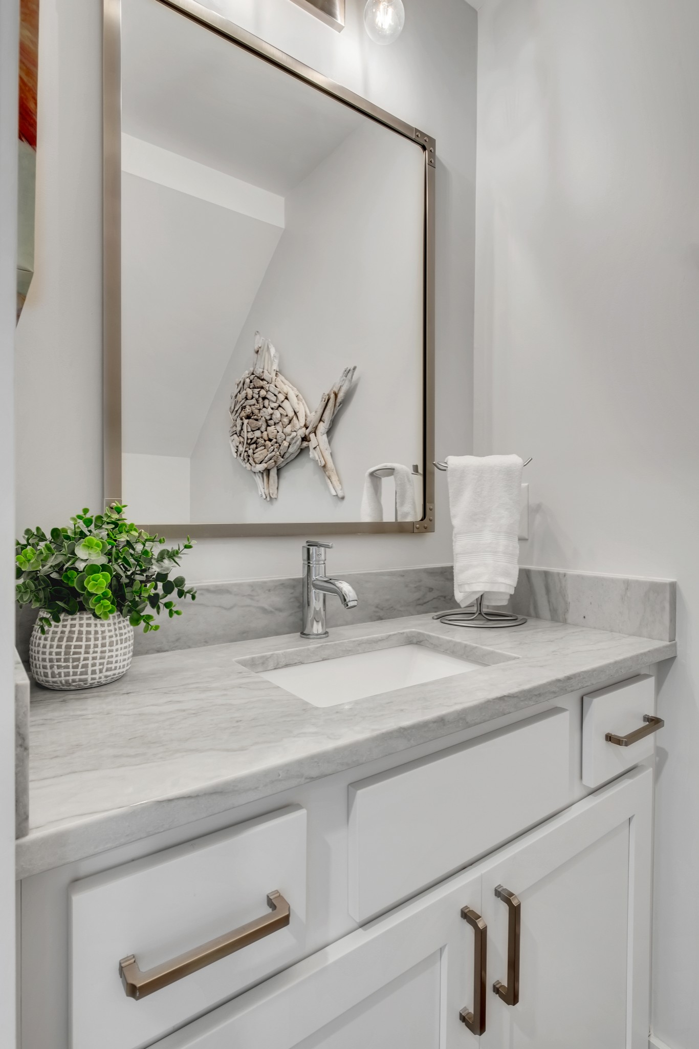 1144 Lock 4 Road, Unit F5 Gallatin, TN 37066 - Photo 10 of 40 a bathroom with a sink and a mirror