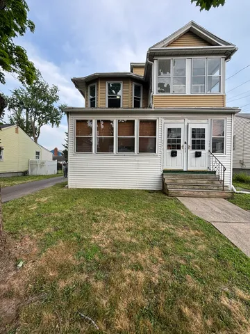 $1,600 | 143 Brown Street, Hartford, CT 06114