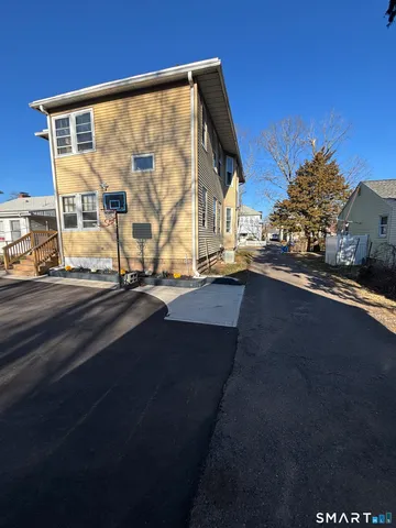 $1,600 | 143 Brown Street, Hartford, CT 06114