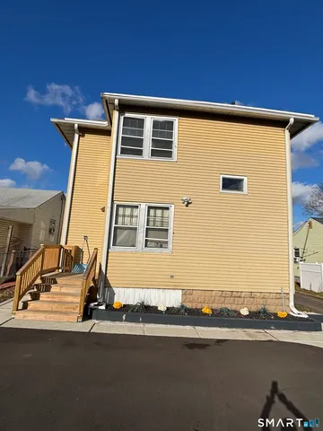 $1,600 | 143 Brown Street, Hartford, CT 06114