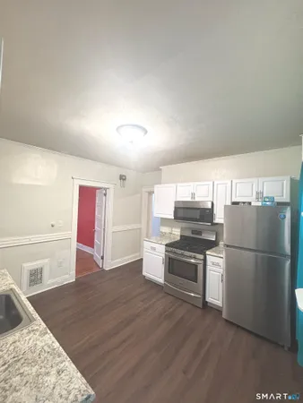 $1,600 | 143 Brown Street, Hartford, CT 06114