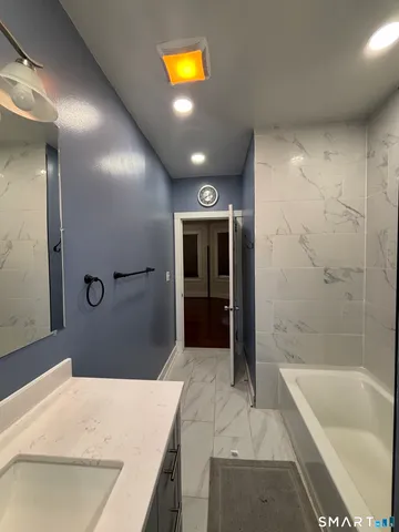 $1,600 | 143 Brown Street, Hartford, CT 06114