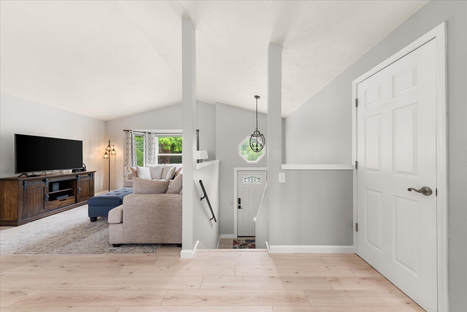 3815 East 19th Avenue Spokane, WA 99223 - Photo 7 of 49