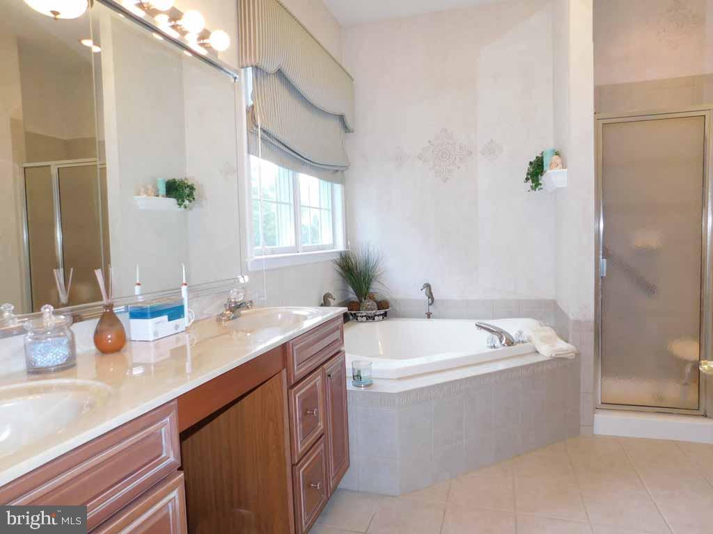 160 Sydney Road Holland, PA 18966 - Photo 20 of 36 Master Bath