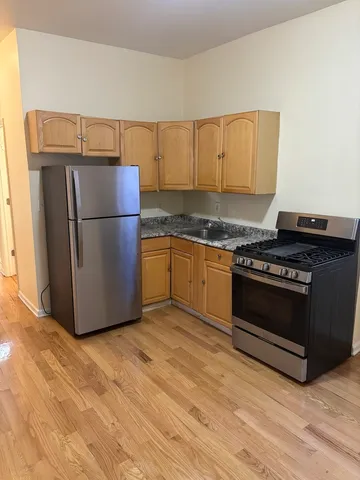 $1,850 | 115 South Kilbourn Avenue, Unit 1, Chicago, IL 60624