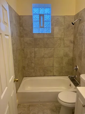 $1,850 | 115 South Kilbourn Avenue, Unit 1, Chicago, IL 60624