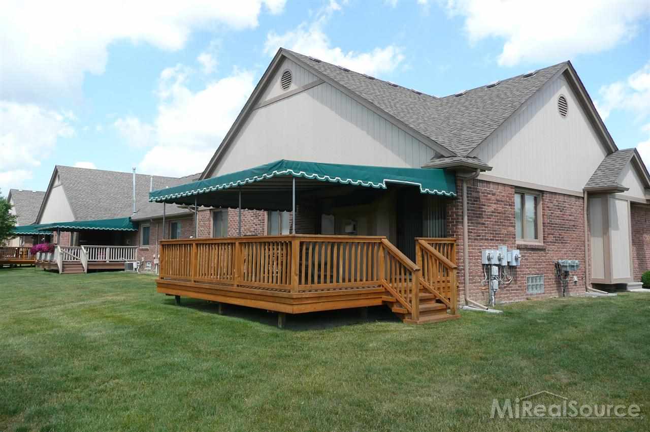 16860 Country Ridge Court Macomb, MI 48044 - Photo 3 of 12 31198418-2.JPG