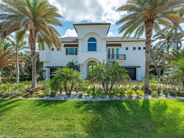 $5,950,000 | 140 Conners Avenue, Naples, FL 34108