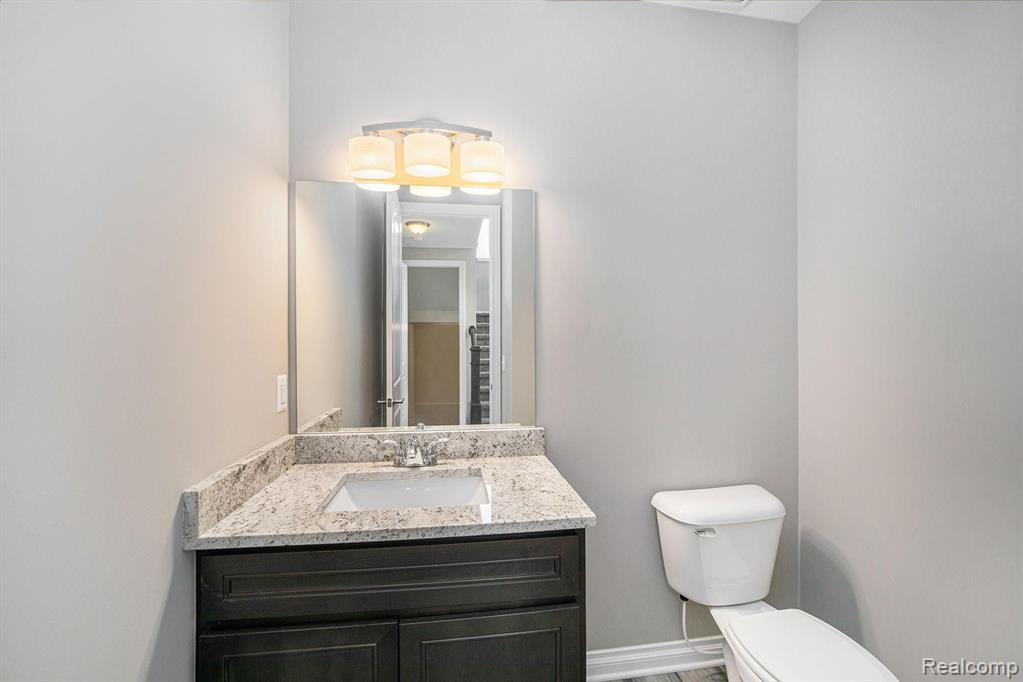 49205 Ridgeview Drive Macomb, MI 48044 - Photo 22 of 38
