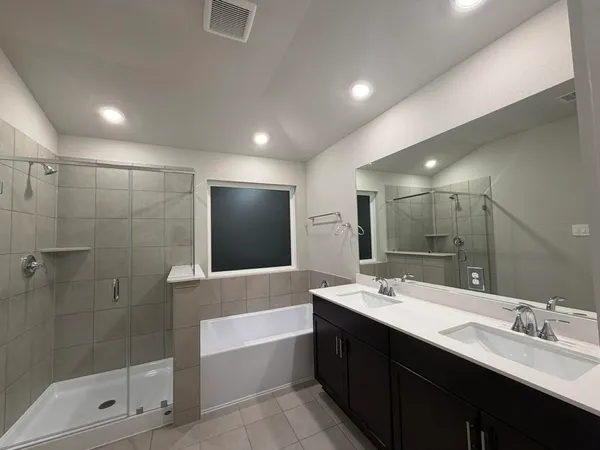 $2,395 | 7722 Beaufort Lane, Baytown, TX 77523