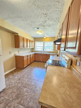 $295,000 | 14906 Quaking Aspen Drive, Tomball, TX 77377