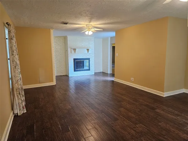 $295,000 | 14906 Quaking Aspen Drive, Tomball, TX 77377