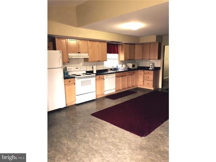 2166 Street Road Warrington, PA 18976 - Photo 4 of 7 Kitchen