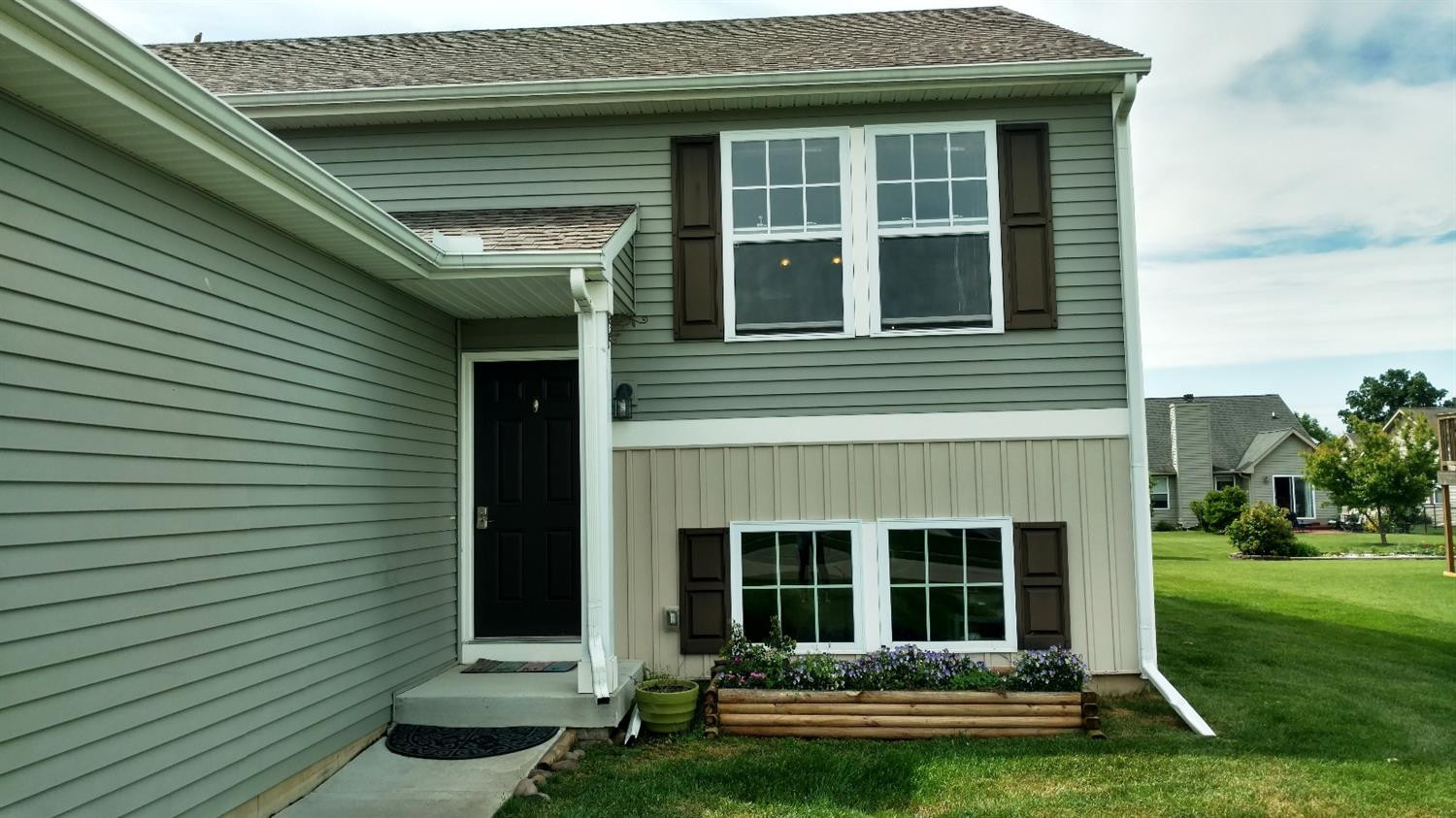 312 Cimarron Drive Howell, MI 48855 - Photo 2 of 42 Photo 2